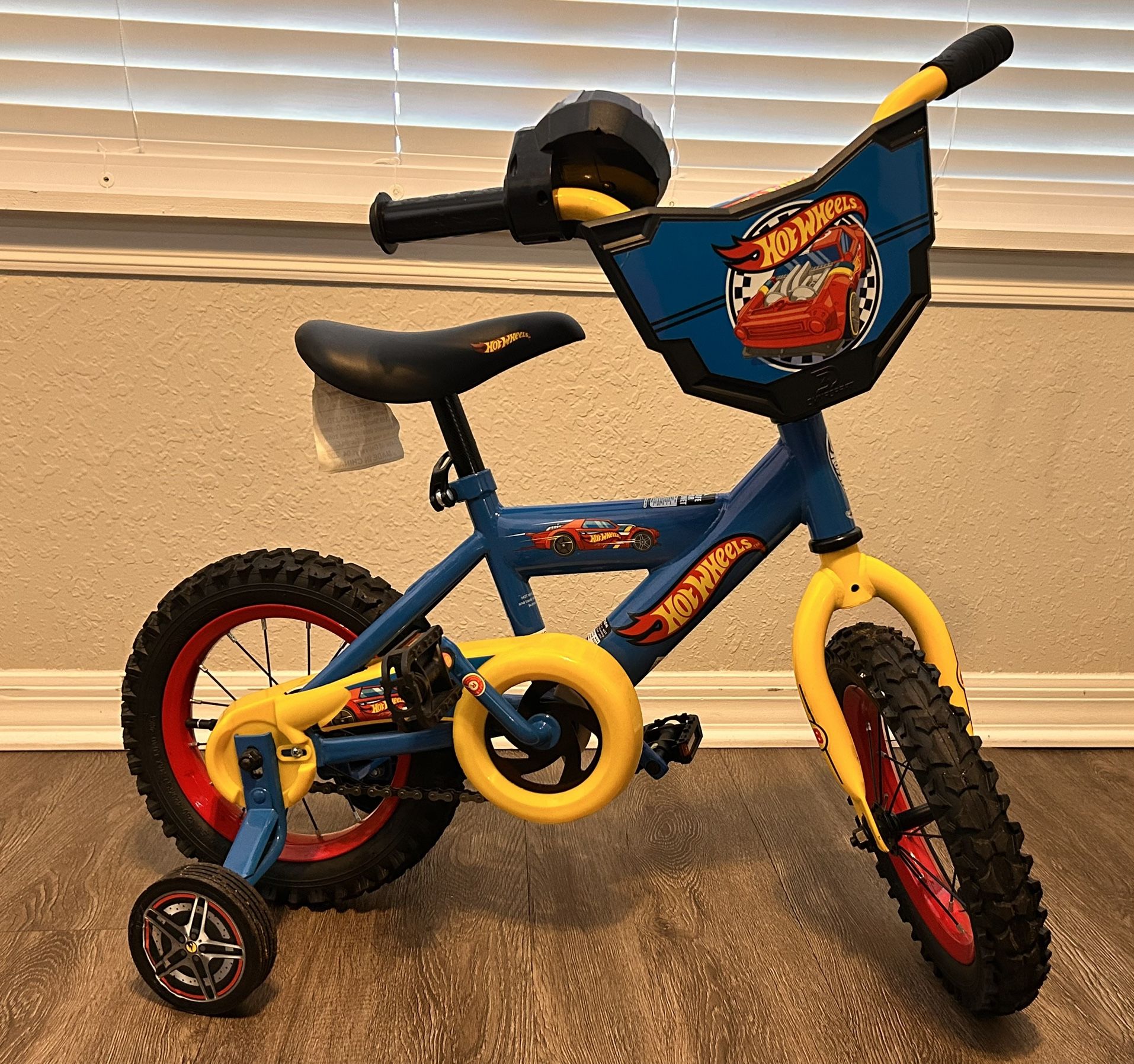Hot Wheels boys 12” BMX bike w/ Training Wheels
