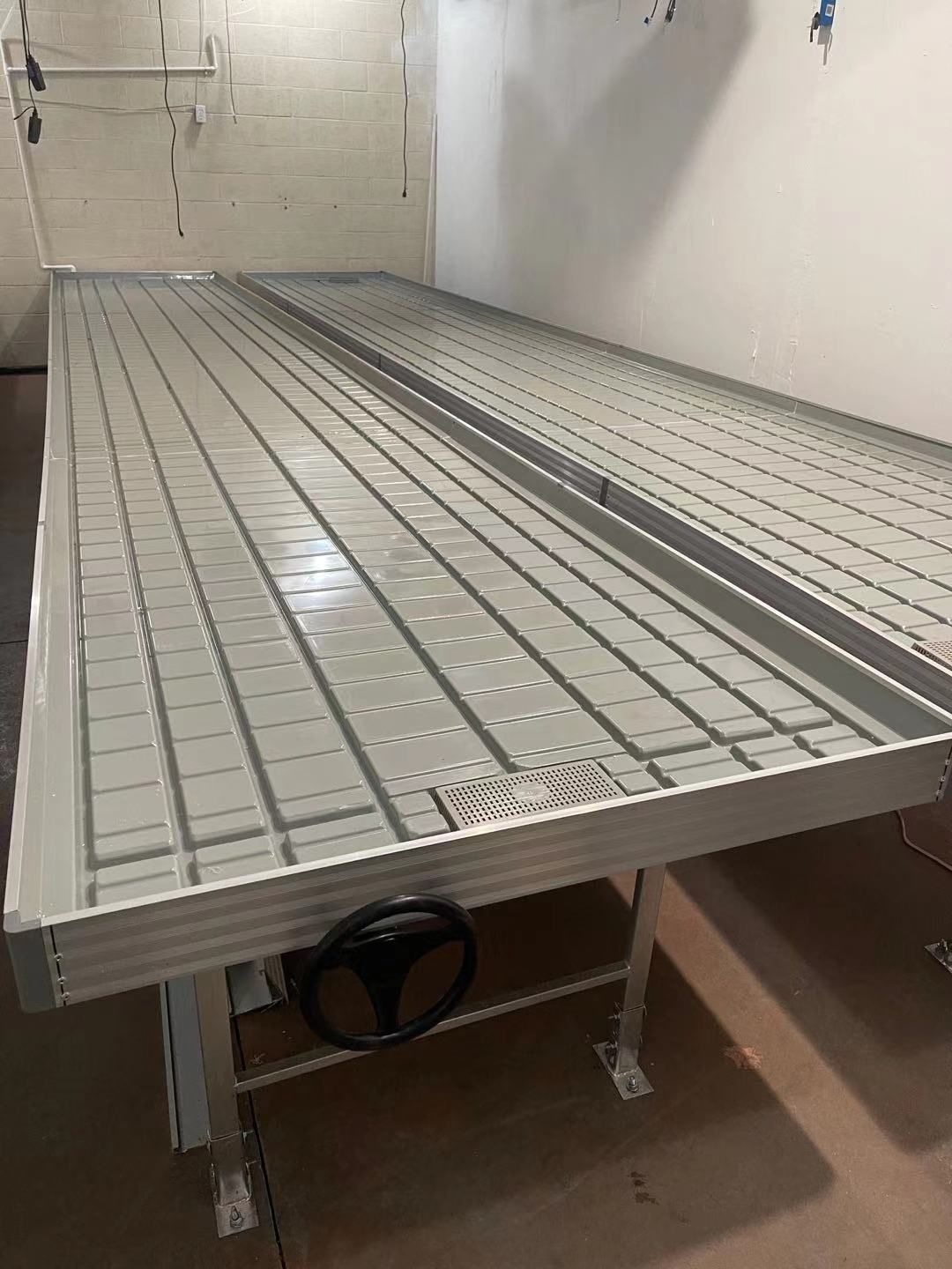 Rolling Bench Table Hydro Table for Sale in Lafayette Springs, MS OfferUp