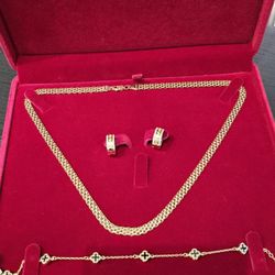 10k Gold/ diamond earrings
