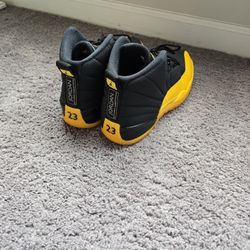 Air Jordan 12 Blak And Gold