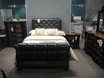 Manor Row Queen Upholstered Sleigh Bed - Black Tufted Faux Leather - Floor Sample