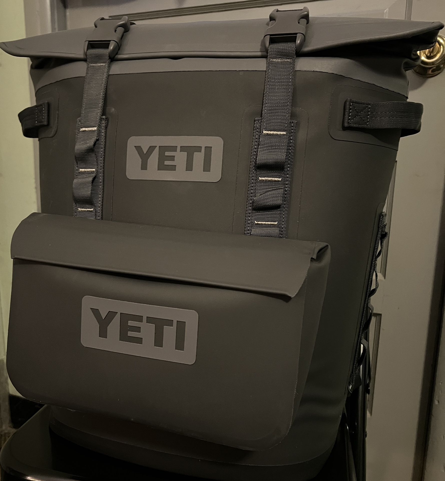 YETI Hopper M20 Backpack Cooler + Sidekick Pouch