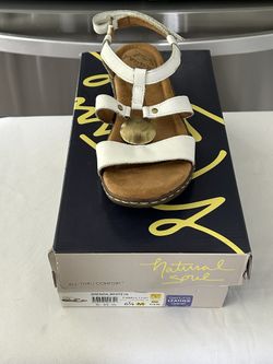 Women’s White Comfort, Velcro Strap Adjustable Sandals Shoes… Size 6.5