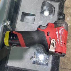 Milwaukee Tools Impact Wrench 