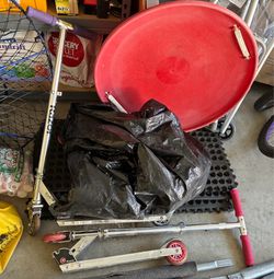 2 razor scooters $10 each