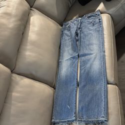 See pictures, For all mankind size33, Rock & Republic size 31, Hollister 32/34, Old Navy Loose built in flex.32/32, Levi 514 size 32/32. See pictures 