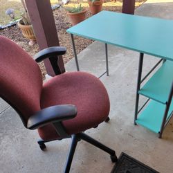 Rolling Chair And Desk