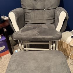Glider with Ottoman