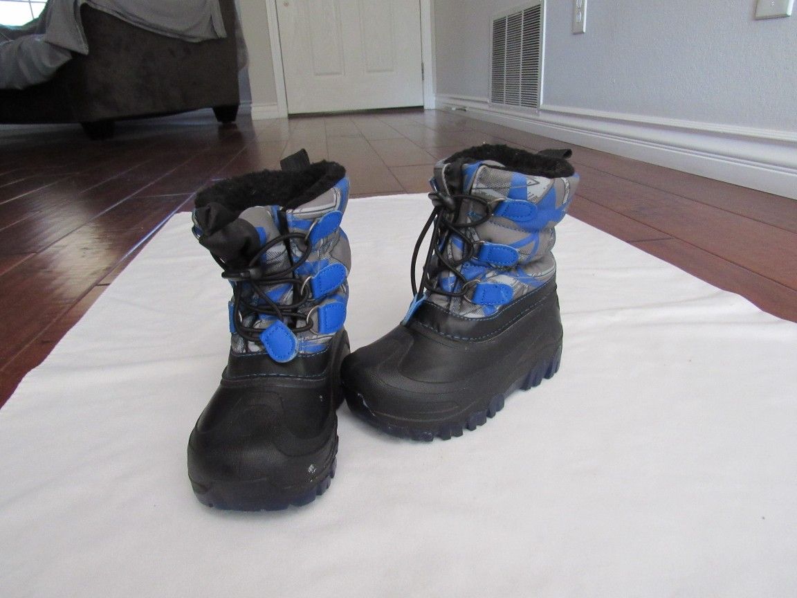 Boys Children's 9-10 Camouflage Snow Boots
