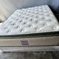 Full Size Organic Hybrid Gel Pillowtop Mattress And Boxspring 