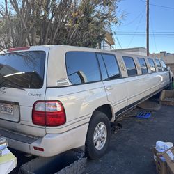 2000 Lexus LS 470 Limousine