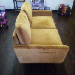 Beautiful Mint Condition Loveseat