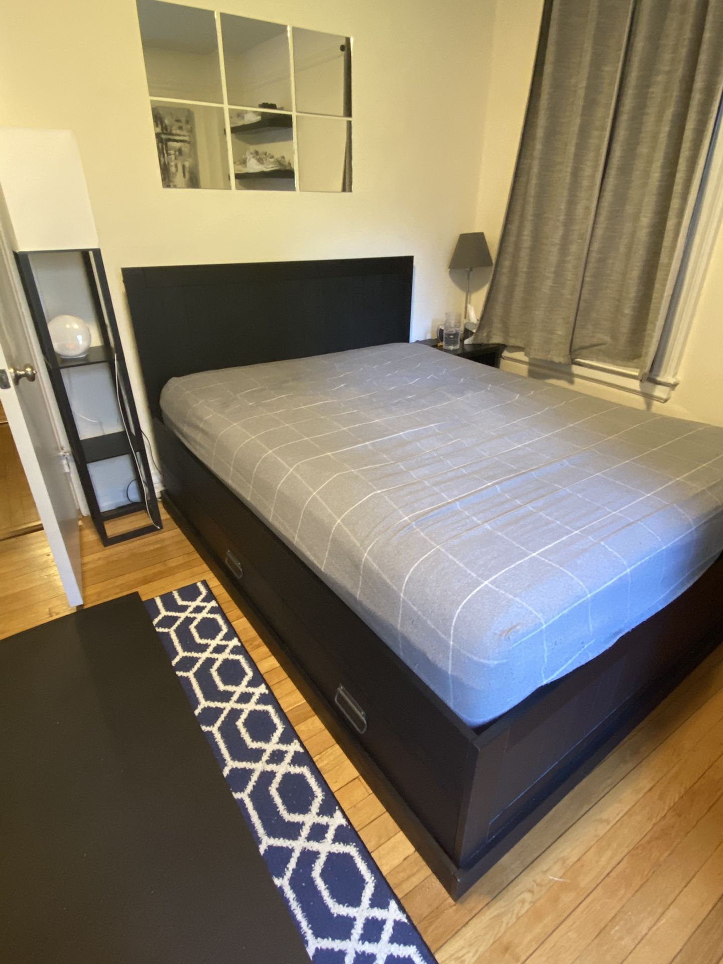 Bed frame with storage (MATTRESS NOT INCLUDED)