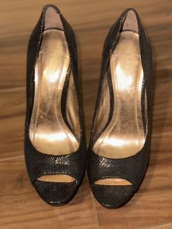 Platform peep-toe shoe High Heel Pumps BCBG