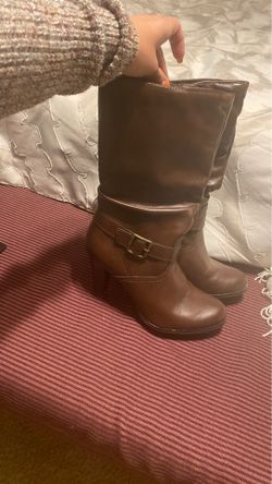 Size 8 women’s heeled boots