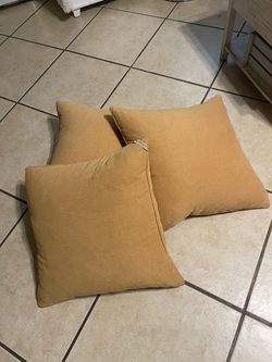 4 pillows