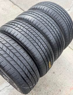 215 50 17 Michelín I'm selling this set of tires with 80% life left on all 4