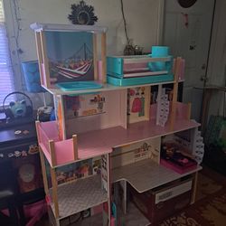 Doll House 🏠 