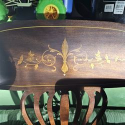 Antique ressainance chair