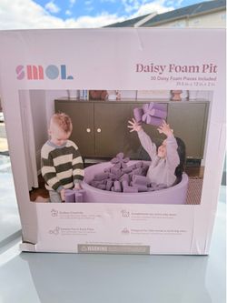 SMOL Daisy Foam Pit with 30pc Daisy Foam
