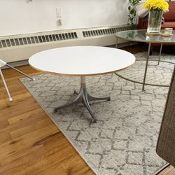 Herman Miller - Nelson Pedestal Coffee Table (Studio White/Aluminum)