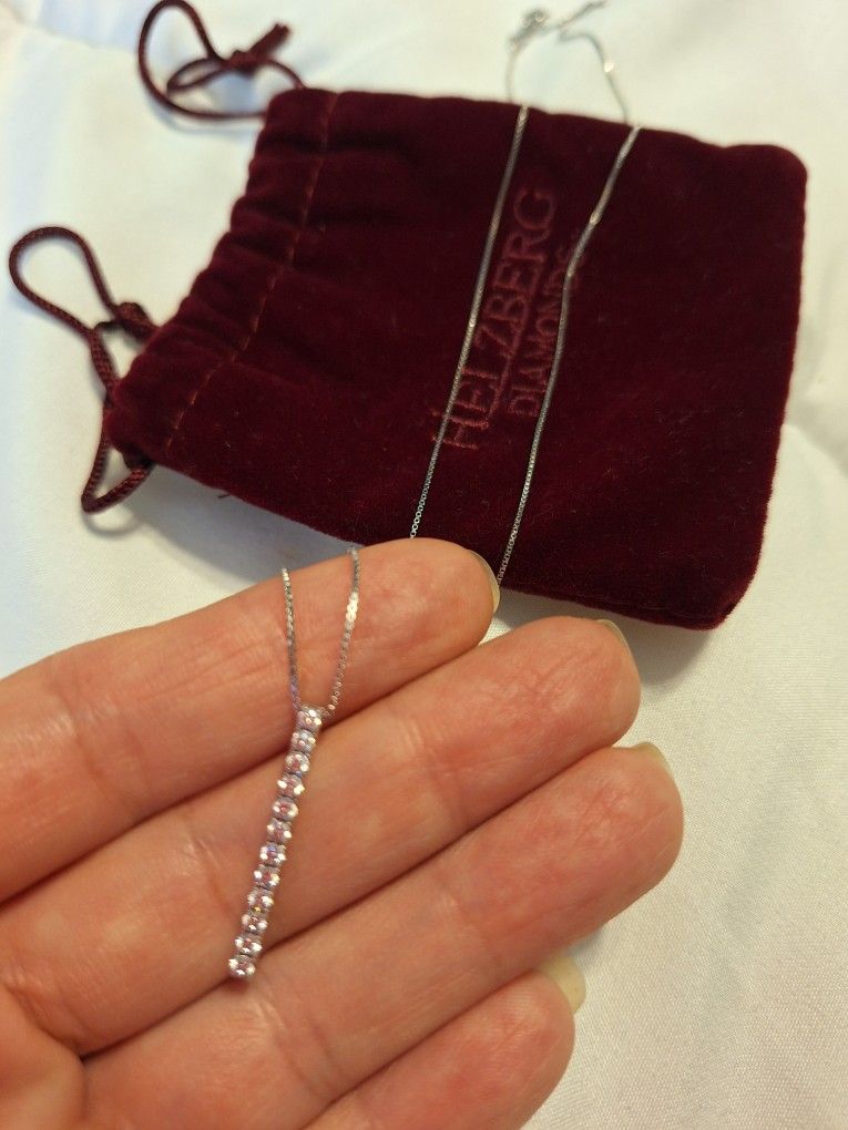 ♡ Helzberg Pendant Necklace ♡