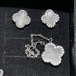925 Silver Four Leaf Clover Necklace 