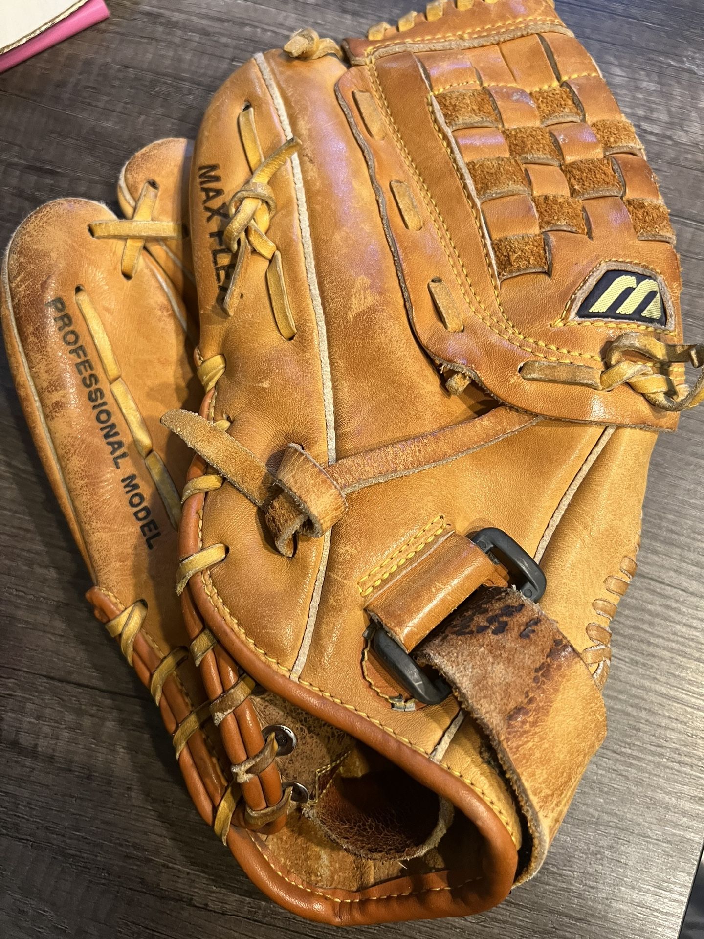 Mizuno Baseball Glove