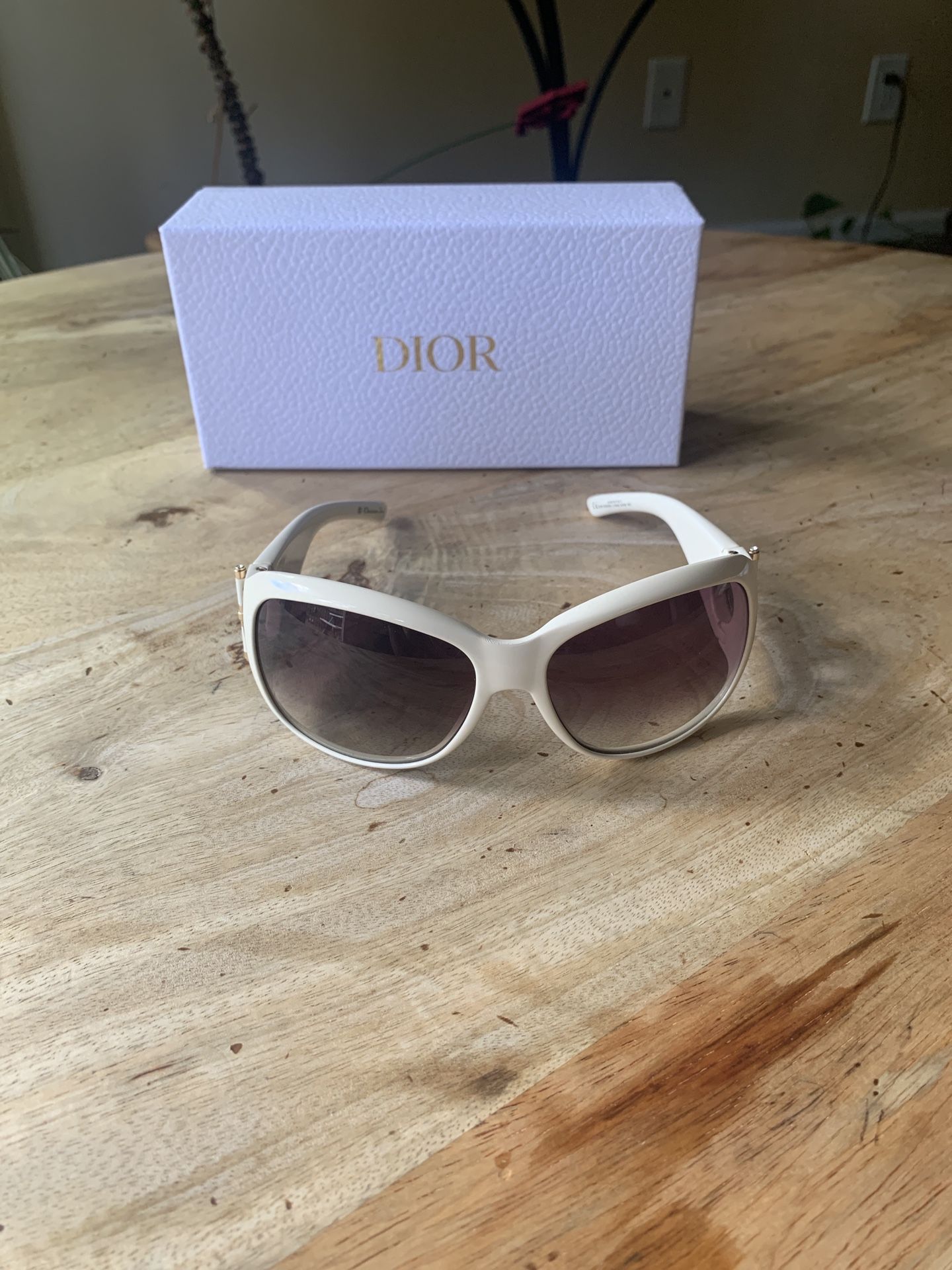 DIOR Cream Frame sunglasses W/Gold Accent 