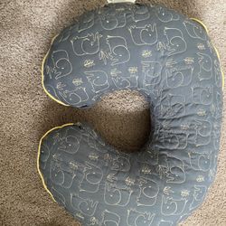 Nursing pillow