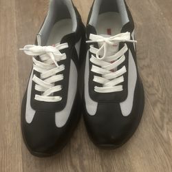 Slightly used prada cups size 11(44)