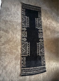 Kavi Black & Tan Indoor/Outdoor Runner Rug