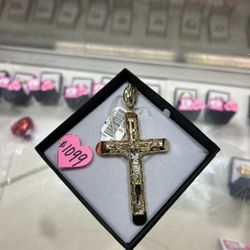 14K Men’s Cross Pendant (‘4’)