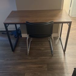 Table & 2 chairs 