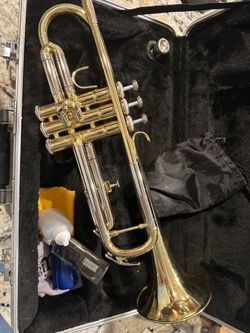 Eastman ETR420 Student Bb Trumpet with Case and Accessories