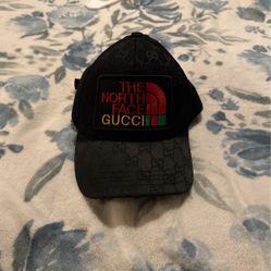 Gucci hat never worn 