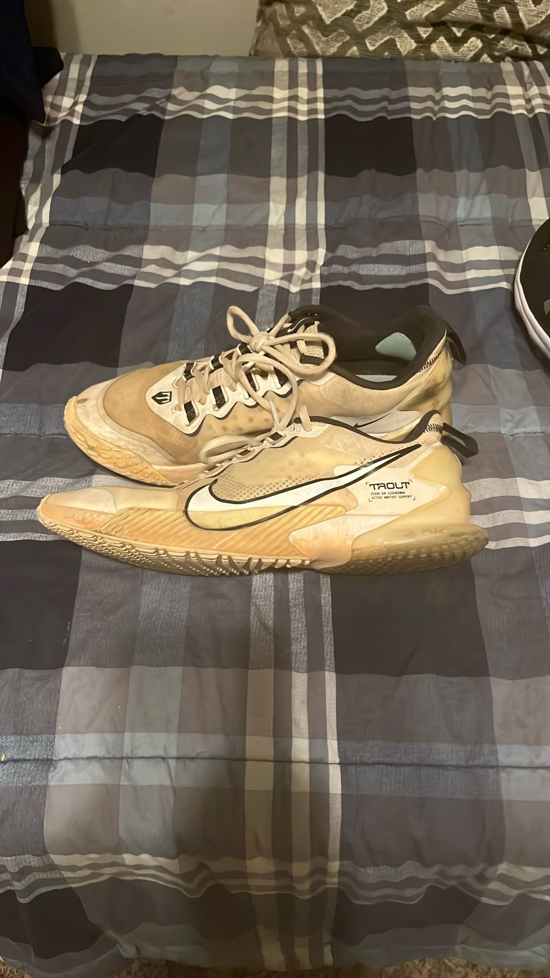 Nike Used Trout