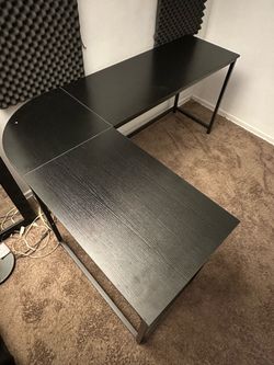 Computer desk