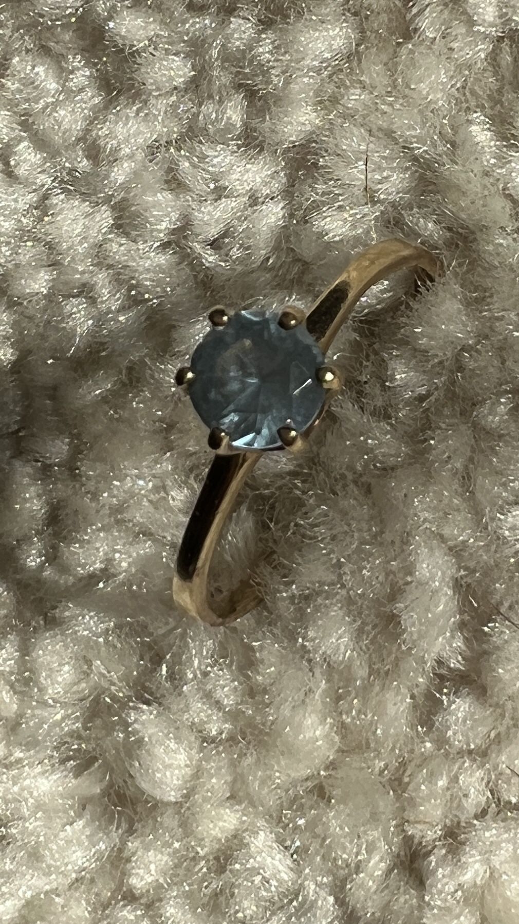 10k Gold Aquamarine Ring