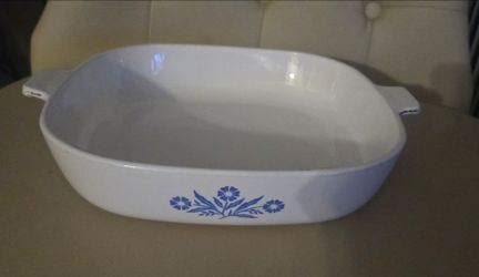 Vintage Corning ware casserole dish