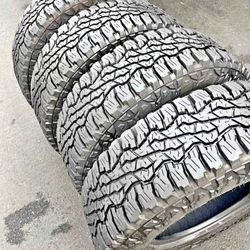 275 70 18 Goodyear Tires Con 80% De Vida Las 4tires🛻🛻🚘🚘