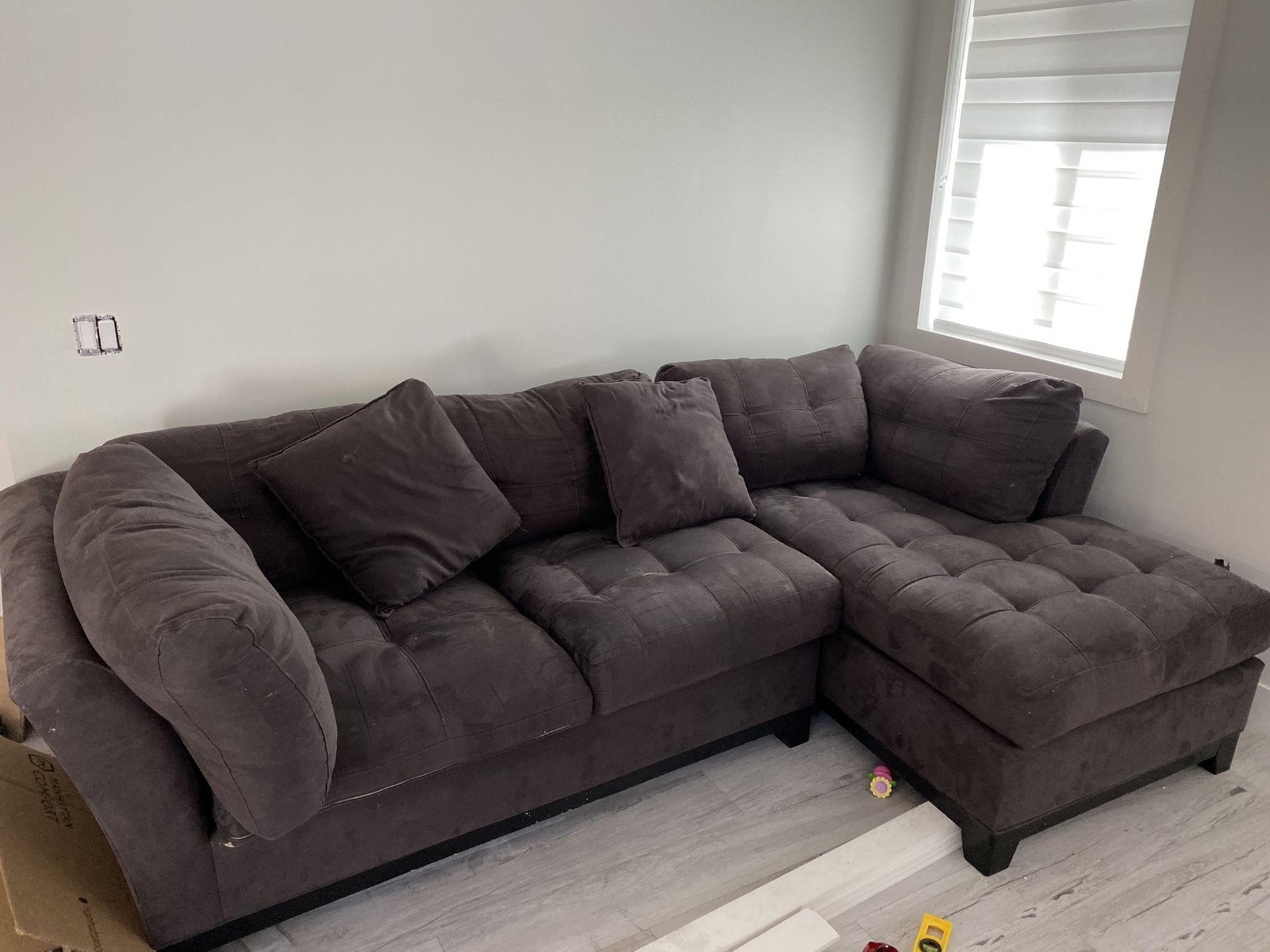 Couch sectional with ottoman