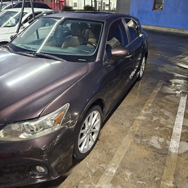 Lexus Ct200h