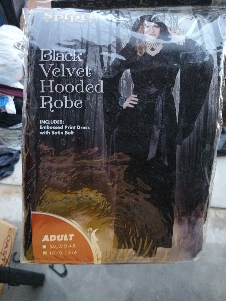 Adult Velvet Hooded Robe Costume 