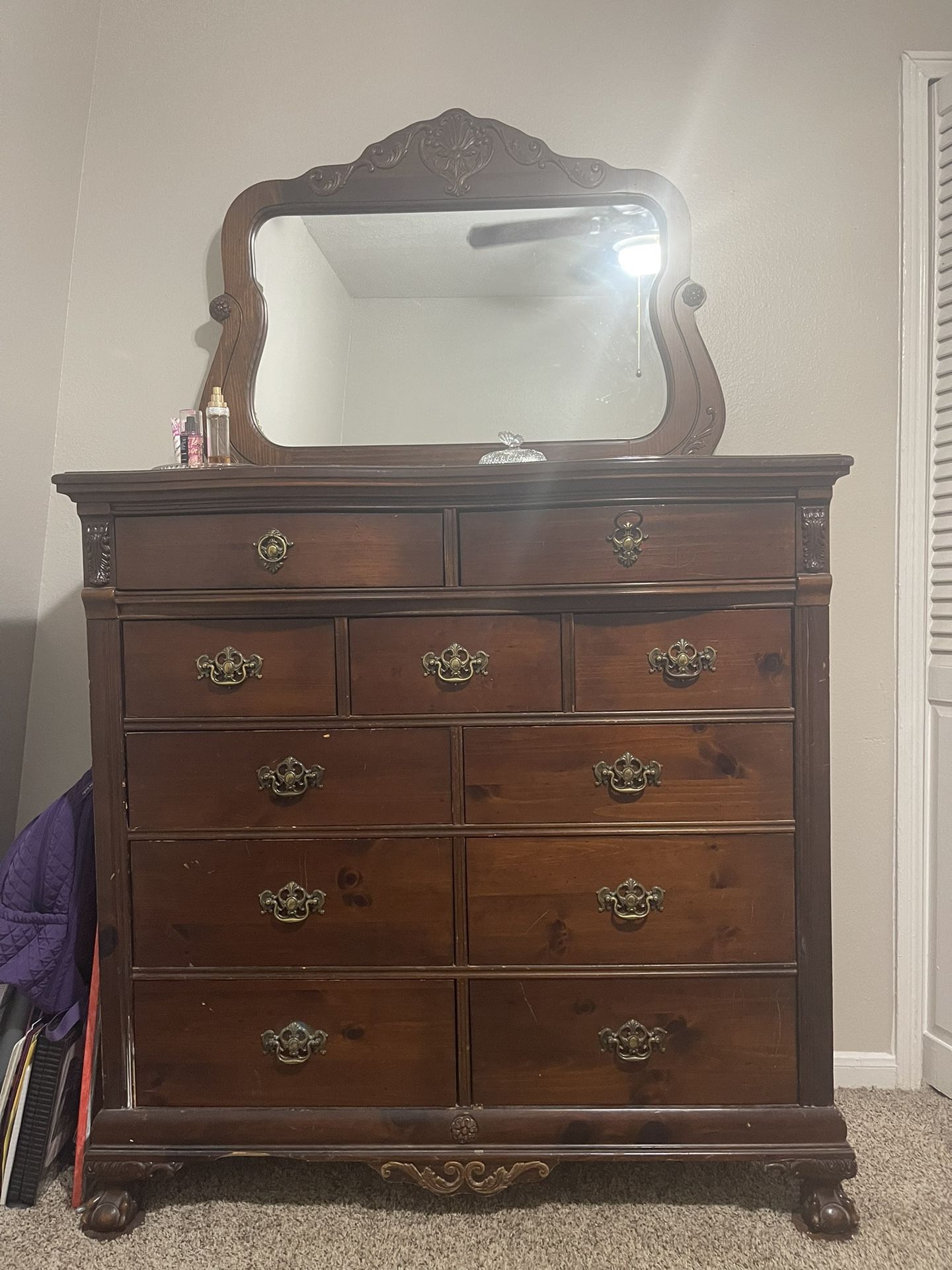 Dresser With Mirror
