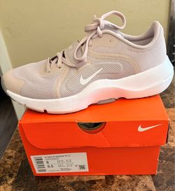 Women’s Nike shoes