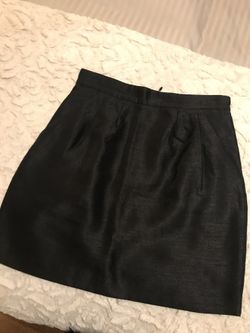 New black skirt with pockets