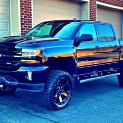 2O16 Chevrolet Silverado LT 6 CD changer