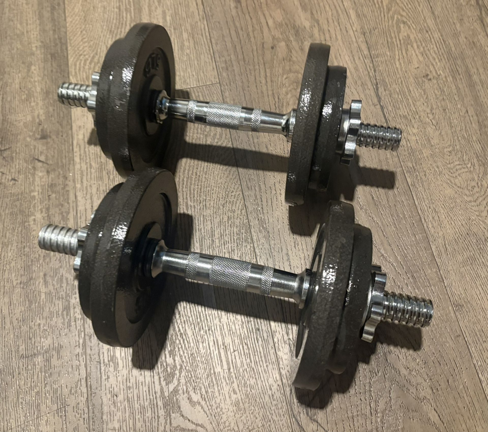 Set Of Cast Iron Adjustable Dumbbells 21 lbs Each. Total (42 Lbs)