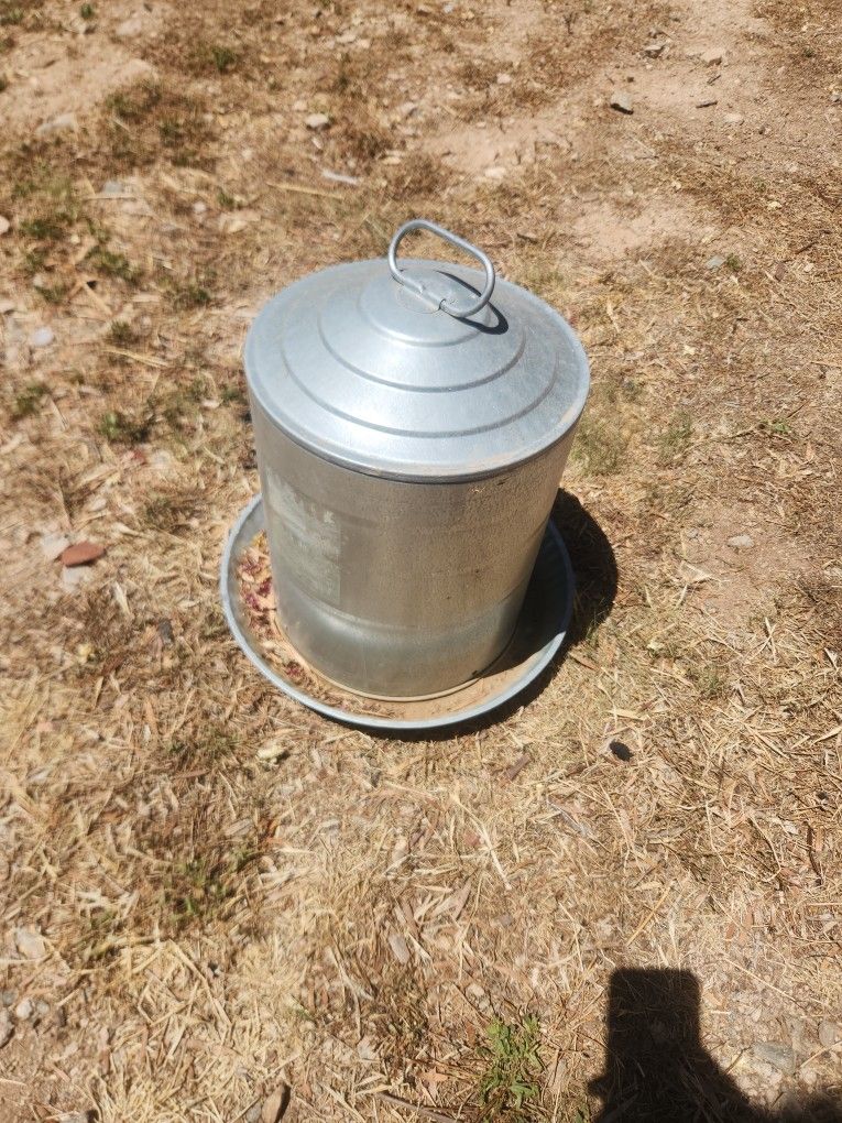 Galvanized Steel Poultry Fount